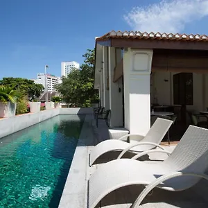 4* Hotel Muntri Grove